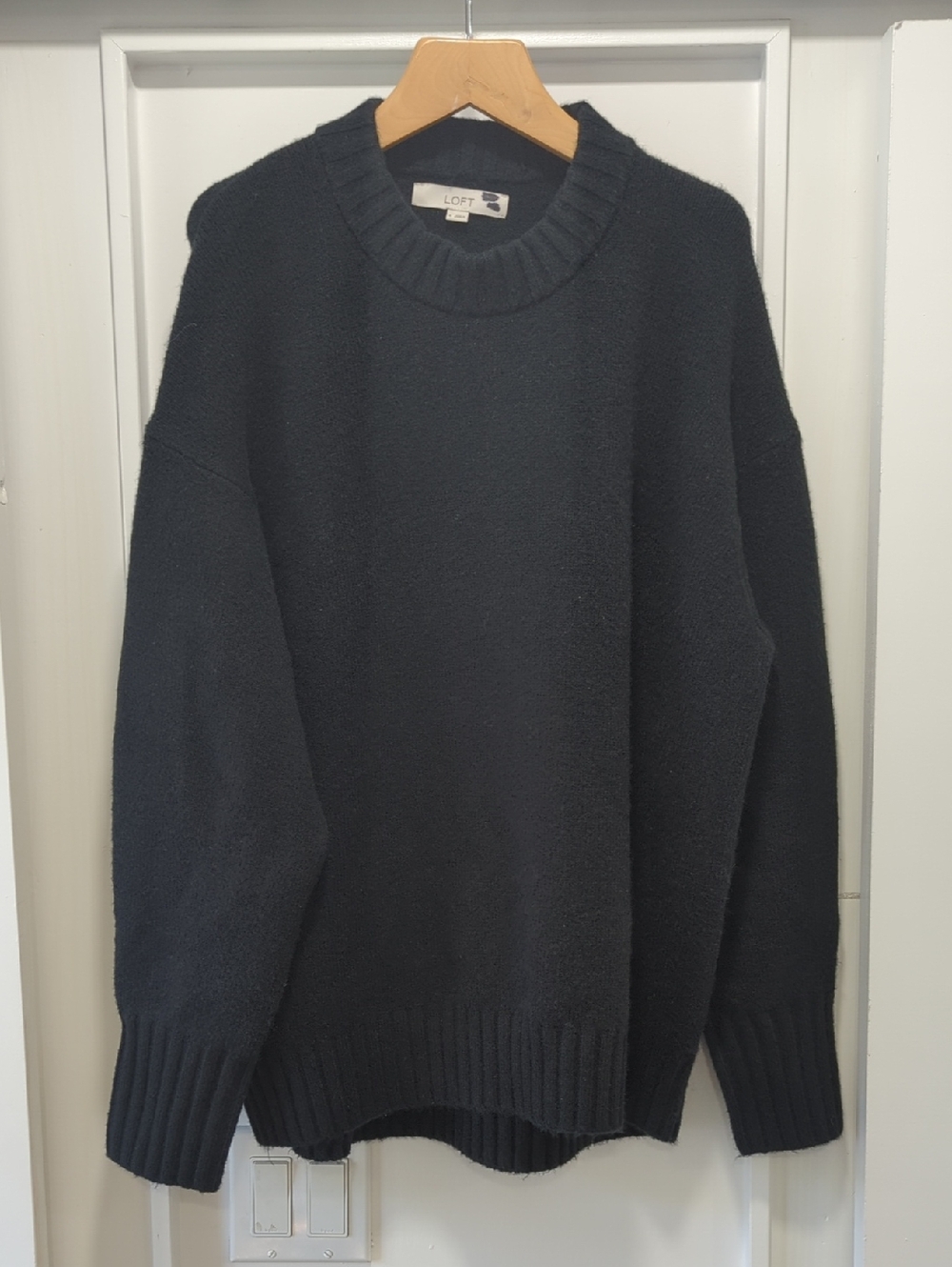 LOFT Black Relaxed Fit Ribbed Neck and Cuffs Crewneck Sweater Size Small